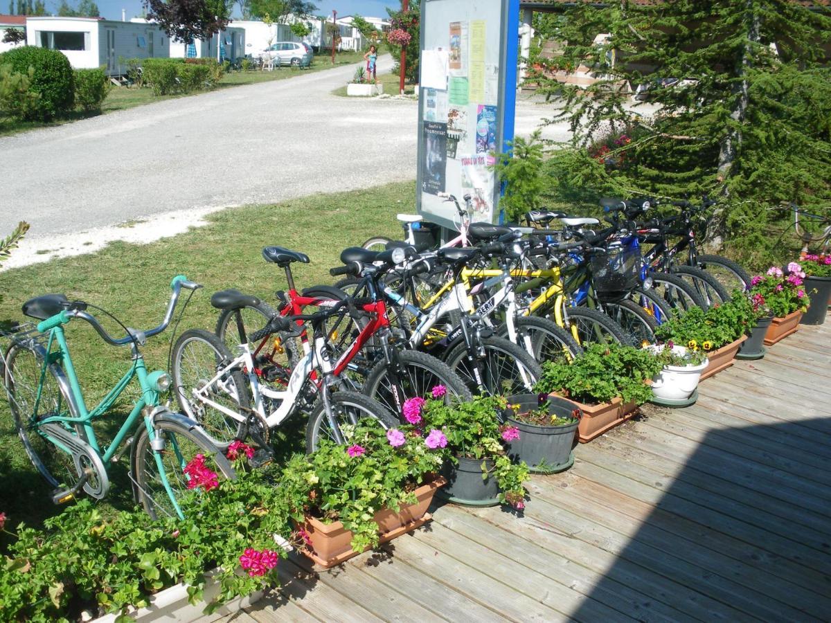 Camping Du Pontis Verteillac Kültér fotó